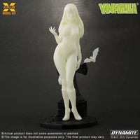Vampirella w/ Tombstone and Base Glow in the Dark Edition 1/8 Scale Model Kit
